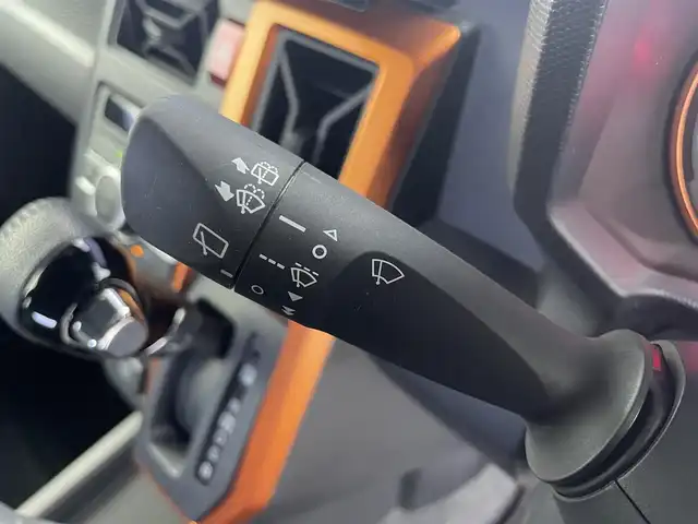 ダイハツ タフト G 富山県 2024(令6)年 0.6万km フォレストカーキメタリック 社外ディスプレイオーディオ（AM/FM/BT）/バックカメラ/ガラスルーフ/シートヒーター/衝突被害軽減システム/コーナーセンサー/横滑り防止装置/アイドリングストップ/オートLEDライト/社外アルミホイール/純正フロアマット/革巻きステアリング/ステアリングスイッチ/ドアバイザー/スマートキー