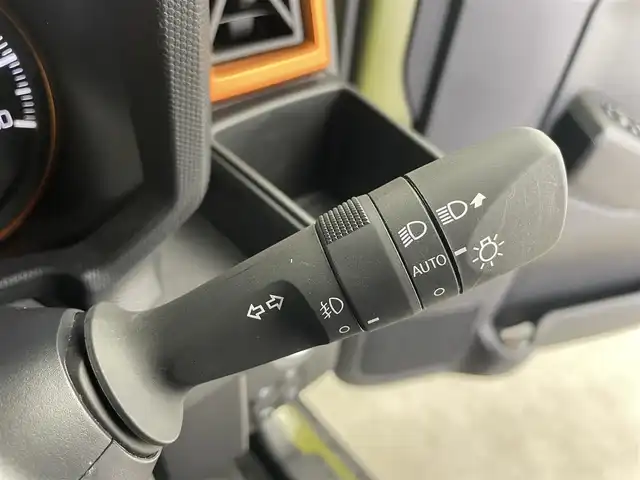 ダイハツ タフト G 富山県 2024(令6)年 0.6万km フォレストカーキメタリック 社外ディスプレイオーディオ（AM/FM/BT）/バックカメラ/ガラスルーフ/シートヒーター/衝突被害軽減システム/コーナーセンサー/横滑り防止装置/アイドリングストップ/オートLEDライト/社外アルミホイール/純正フロアマット/革巻きステアリング/ステアリングスイッチ/ドアバイザー/スマートキー