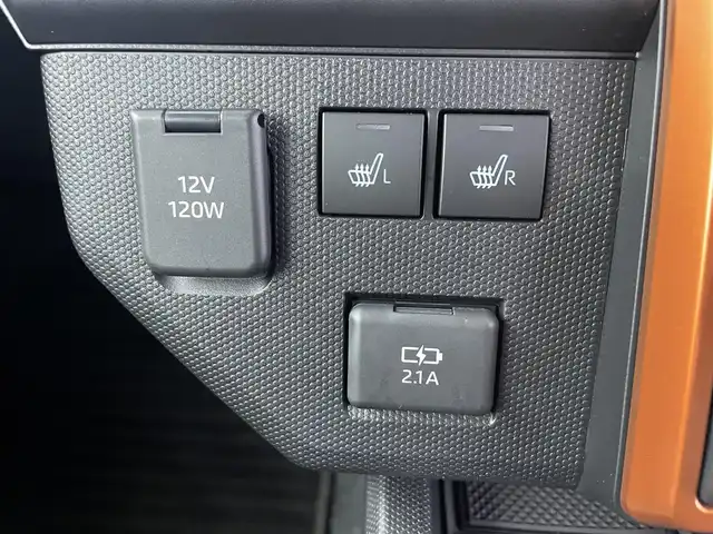 ダイハツ タフト G 富山県 2024(令6)年 0.6万km フォレストカーキメタリック 社外ディスプレイオーディオ（AM/FM/BT）/バックカメラ/ガラスルーフ/シートヒーター/衝突被害軽減システム/コーナーセンサー/横滑り防止装置/アイドリングストップ/オートLEDライト/社外アルミホイール/純正フロアマット/革巻きステアリング/ステアリングスイッチ/ドアバイザー/スマートキー