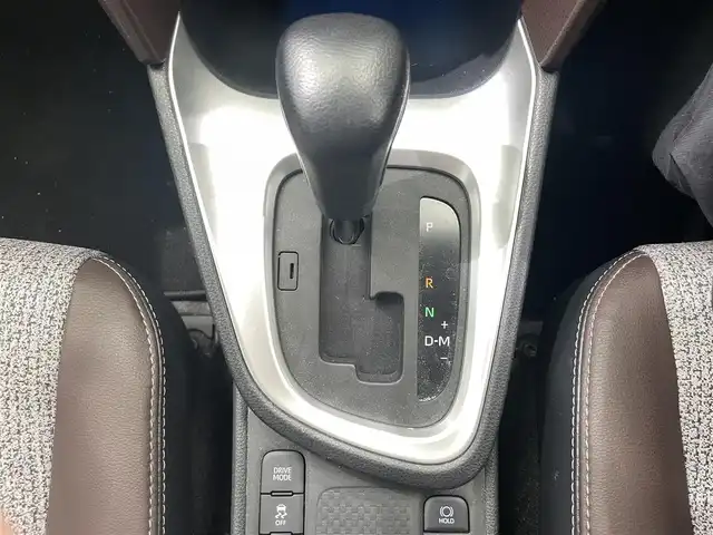 トヨタ ヤリスクロス Z 鹿児島県 2020(令2)年 1.1万km ブラスゴールドメタリック/ブラックマイカ 2トーン ディスプレイオーディオ　/(Ｂｌｕｅｔｏｏｔｈ/AppleCarPlay)/全方位カメラ　/電動リアゲート/トヨタセーフティセンス/アダプティブクルーズコントロール　/レーントレーシングアシスト/ロードサインアシスト/前後コーナーセンサー　/オートマチックハイビーム　/ＬＥＤヘッドライト　/運転席パワーシート　/DN席シートヒーター/ハーフレザーシート　/ビルトインETC/純正アルミホイール/純正フロアマット/スマートキー/プッシュスタート