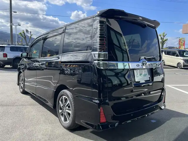 トヨタ ヴォクシー ZS 煌Ⅱ 愛媛県 2020(令2)年 5万km ブラック アルパイン製ナビ（Bluetooth/フルセグTV/DVD再生）/ビルトインETC/両側パワースライドドア/クルーズコントロール/前後ドライブレコーダー/バックドアイージークローザー/バックカメラ/3列シート/ウォークスルー/純正アルミホイール/純正フロアマット/LEDヘッドライト