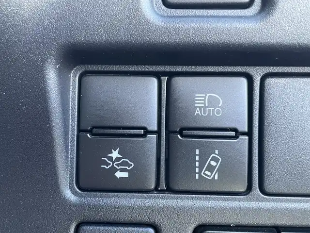 トヨタ ヴォクシー ZS 煌Ⅱ 愛媛県 2020(令2)年 5万km ブラック アルパイン製ナビ（Bluetooth/フルセグTV/DVD再生）/ビルトインETC/両側パワースライドドア/クルーズコントロール/前後ドライブレコーダー/バックドアイージークローザー/バックカメラ/3列シート/ウォークスルー/純正アルミホイール/純正フロアマット/LEDヘッドライト