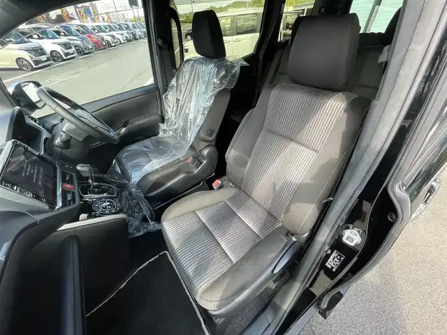 トヨタ ヴォクシー ZS 煌Ⅱ 愛媛県 2020(令2)年 5万km ブラック アルパイン製ナビ（Bluetooth/フルセグTV/DVD再生）/ビルトインETC/両側パワースライドドア/クルーズコントロール/前後ドライブレコーダー/バックドアイージークローザー/バックカメラ/3列シート/ウォークスルー/純正アルミホイール/純正フロアマット/LEDヘッドライト