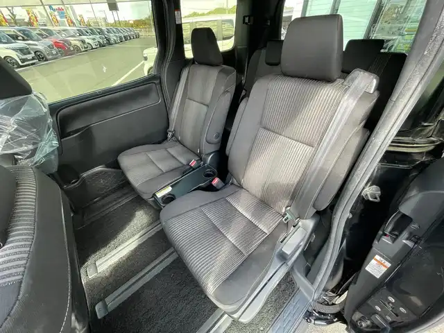 トヨタ ヴォクシー ZS 煌Ⅱ 愛媛県 2020(令2)年 5万km ブラック アルパイン製ナビ（Bluetooth/フルセグTV/DVD再生）/ビルトインETC/両側パワースライドドア/クルーズコントロール/前後ドライブレコーダー/バックドアイージークローザー/バックカメラ/3列シート/ウォークスルー/純正アルミホイール/純正フロアマット/LEDヘッドライト