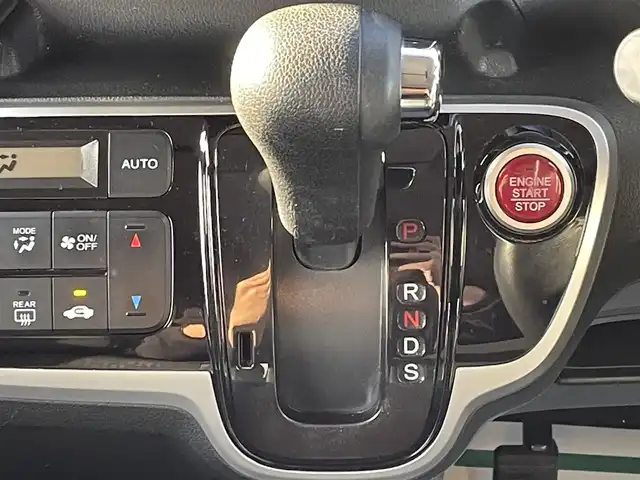 ホンダ Ｎ ＢＯＸ カスタム G ターボ Lパッケージ 兵庫県 2016(平28)年 6.4万km スマートブラック 社外SDナビ/両側パワスラ/純正フロアマット/純正アルミホイール/クルーズコントロール/バックカメラ/フルセグTV/Bluetooth接続/ビルトインETC/スイッチスタート/シートリフター/CD/DVD/ターボ/リア席サンシェード