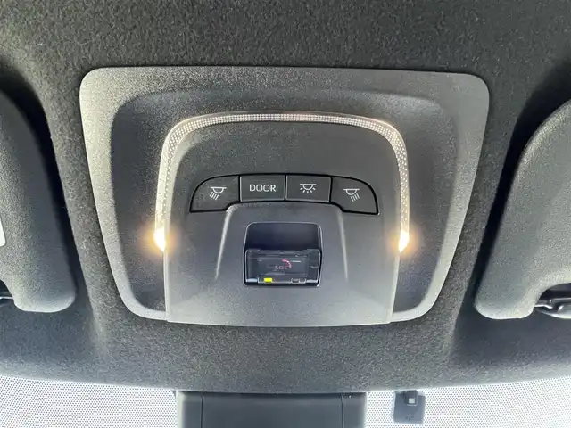 トヨタ カローラ クロス ハイブリッド Z 岡山県 2023(令5)年 3.1万km アティチュードブラックマイカ 純正9インチディスプレイオーディオ/AM、FM、Bluetooth、AppleCarplay/AndroidAuto/パノラミックビューモニター/ビルトインETC/パワーバックドア/前後ドライブレコーダー　DC-DR652/前席シートヒーター/ハーフレザーシート/トヨタセーフティセンス/・プリクラッシュセーフティ/・オートマチックハイビーム/・ロードサインアシスト/・レーントレーシングアシスト/・レーダークルーズコントロール/・先行車発進告知機能/・ブラインドスポットモニター/・パーキングサポートブレーキ/ブレーキホールド/電動パーキングブレーキ