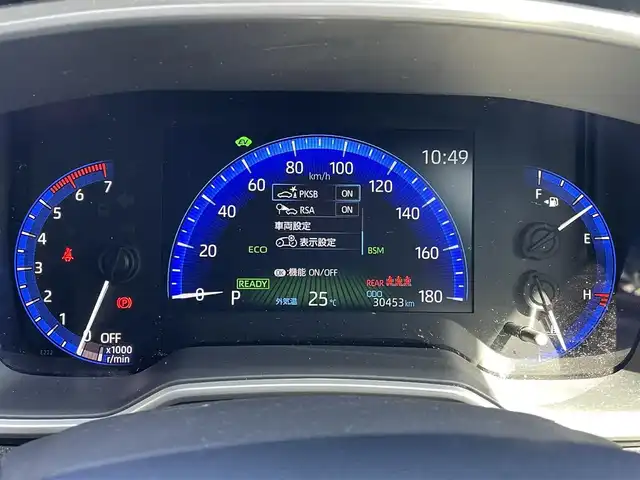 トヨタ カローラ クロス ハイブリッド Z 岡山県 2023(令5)年 3.1万km アティチュードブラックマイカ 純正9インチディスプレイオーディオ/AM、FM、Bluetooth、AppleCarplay/AndroidAuto/パノラミックビューモニター/ビルトインETC/パワーバックドア/前後ドライブレコーダー　DC-DR652/前席シートヒーター/ハーフレザーシート/トヨタセーフティセンス/・プリクラッシュセーフティ/・オートマチックハイビーム/・ロードサインアシスト/・レーントレーシングアシスト/・レーダークルーズコントロール/・先行車発進告知機能/・ブラインドスポットモニター/・パーキングサポートブレーキ/ブレーキホールド/電動パーキングブレーキ