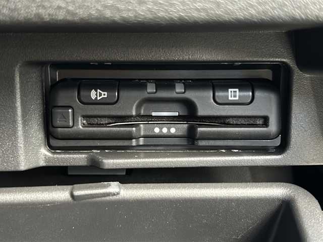 日産 セレナ e－パワー ハイウェイスター V 広島県 2021(令3)年 6.7万km ダイヤモンドブラック 禁煙車/セーフティパックB/OP１６インチアルミホイール/オートデュアルエアコン、リヤヒーターダクト  /エマージェンシーブレーキ/車線逸脱警報/レーンキープアシスト/ハイビームアシスト/速度標識認識/道路標識認識/BSW/コーナーセンサー/インテリジェントルームミラー/純正ナビ（MM319D-W）/・フルセグ/CD/DVD/SD/REC/Bluetooth/フリップダウンモニター/アラウンドビューモニター/革巻きステアリング/ステアリングスイッチ/オートライト/LEDヘッドライト/フォグランプ/電動パーキングブレーキ/オートホールド/前後ドライブレコーダー（SN-TW70）/ETC/ドアバイザー/リアサンシェード