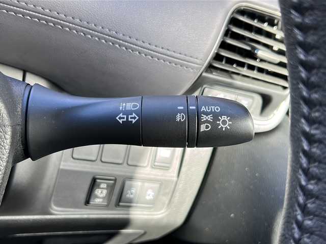 日産 セレナ e－パワー ハイウェイスター V 広島県 2021(令3)年 6.7万km ダイヤモンドブラック 禁煙車/セーフティパックB/OP１６インチアルミホイール/オートデュアルエアコン、リヤヒーターダクト  /エマージェンシーブレーキ/車線逸脱警報/レーンキープアシスト/ハイビームアシスト/速度標識認識/道路標識認識/BSW/コーナーセンサー/インテリジェントルームミラー/純正ナビ（MM319D-W）/・フルセグ/CD/DVD/SD/REC/Bluetooth/フリップダウンモニター/アラウンドビューモニター/革巻きステアリング/ステアリングスイッチ/オートライト/LEDヘッドライト/フォグランプ/電動パーキングブレーキ/オートホールド/前後ドライブレコーダー（SN-TW70）/ETC/ドアバイザー/リアサンシェード