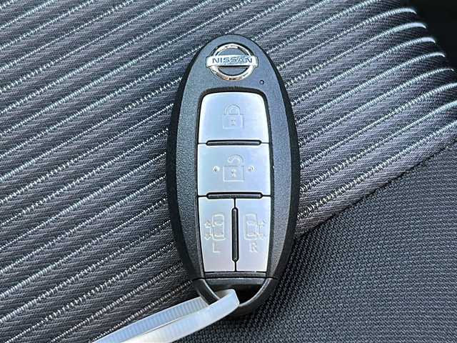 日産 セレナ e－パワー ハイウェイスター V 広島県 2021(令3)年 6.7万km ダイヤモンドブラック 禁煙車/セーフティパックB/OP１６インチアルミホイール/オートデュアルエアコン、リヤヒーターダクト  /エマージェンシーブレーキ/車線逸脱警報/レーンキープアシスト/ハイビームアシスト/速度標識認識/道路標識認識/BSW/コーナーセンサー/インテリジェントルームミラー/純正ナビ（MM319D-W）/・フルセグ/CD/DVD/SD/REC/Bluetooth/フリップダウンモニター/アラウンドビューモニター/革巻きステアリング/ステアリングスイッチ/オートライト/LEDヘッドライト/フォグランプ/電動パーキングブレーキ/オートホールド/前後ドライブレコーダー（SN-TW70）/ETC/ドアバイザー/リアサンシェード