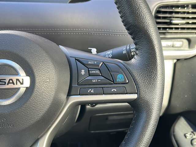 日産 セレナ e－パワー ハイウェイスター V 広島県 2021(令3)年 6.7万km ダイヤモンドブラック 禁煙車/セーフティパックB/OP１６インチアルミホイール/オートデュアルエアコン、リヤヒーターダクト  /エマージェンシーブレーキ/車線逸脱警報/レーンキープアシスト/ハイビームアシスト/速度標識認識/道路標識認識/BSW/コーナーセンサー/インテリジェントルームミラー/純正ナビ（MM319D-W）/・フルセグ/CD/DVD/SD/REC/Bluetooth/フリップダウンモニター/アラウンドビューモニター/革巻きステアリング/ステアリングスイッチ/オートライト/LEDヘッドライト/フォグランプ/電動パーキングブレーキ/オートホールド/前後ドライブレコーダー（SN-TW70）/ETC/ドアバイザー/リアサンシェード