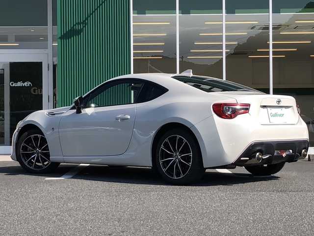 トヨタ ８６ GT 愛媛県 2016(平28)年 3.1万km パール 純正ナビ(NSCD-W66)/・CD ワンセグTV SD Bluetooth AUX /バックカメラ /ETC /クルーズコントロール /パドルシフト /LEDオートライト /純正アルミホイール /スマートキー /取扱説明書 /保証書
