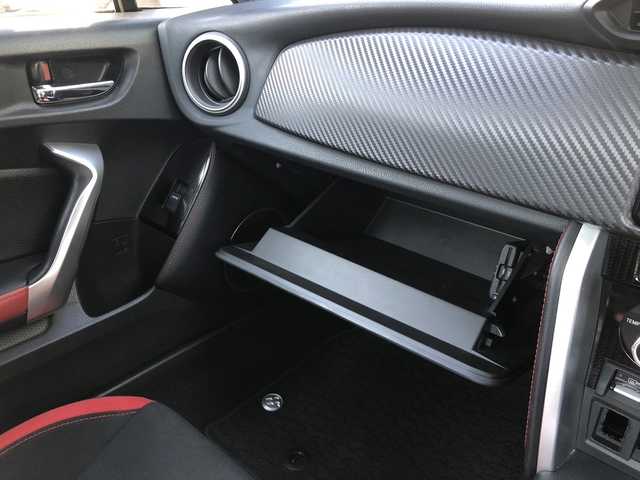 トヨタ ８６ GT 愛媛県 2016(平28)年 3.1万km パール 純正ナビ(NSCD-W66)/・CD ワンセグTV SD Bluetooth AUX /バックカメラ /ETC /クルーズコントロール /パドルシフト /LEDオートライト /純正アルミホイール /スマートキー /取扱説明書 /保証書
