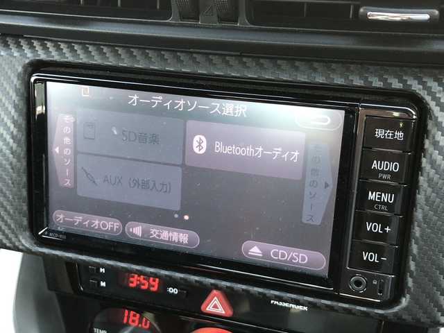 トヨタ ８６ GT 愛媛県 2016(平28)年 3.1万km パール 純正ナビ(NSCD-W66)/・CD ワンセグTV SD Bluetooth AUX /バックカメラ /ETC /クルーズコントロール /パドルシフト /LEDオートライト /純正アルミホイール /スマートキー /取扱説明書 /保証書
