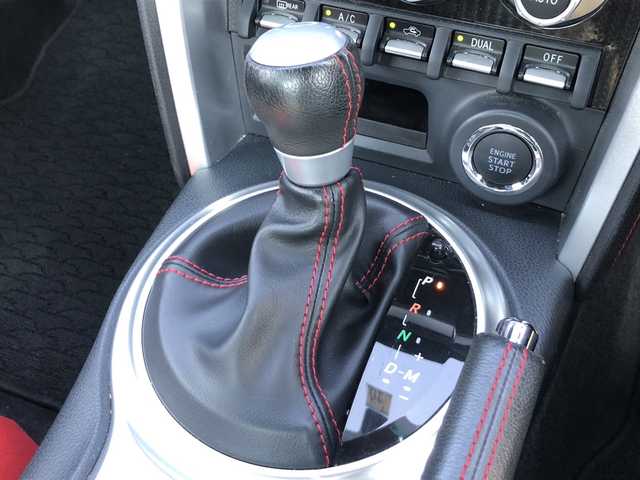 トヨタ ８６ GT 愛媛県 2016(平28)年 3.1万km パール 純正ナビ(NSCD-W66)/・CD ワンセグTV SD Bluetooth AUX /バックカメラ /ETC /クルーズコントロール /パドルシフト /LEDオートライト /純正アルミホイール /スマートキー /取扱説明書 /保証書