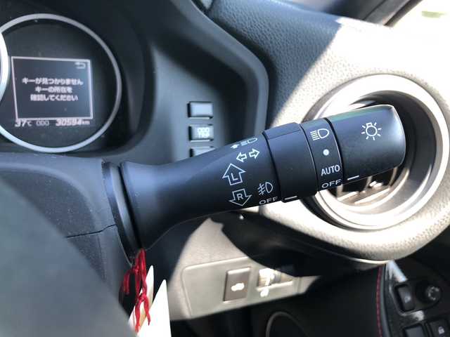 トヨタ ８６ GT 愛媛県 2016(平28)年 3.1万km パール 純正ナビ(NSCD-W66)/・CD ワンセグTV SD Bluetooth AUX /バックカメラ /ETC /クルーズコントロール /パドルシフト /LEDオートライト /純正アルミホイール /スマートキー /取扱説明書 /保証書