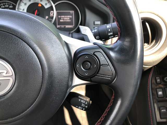 トヨタ ８６ GT 愛媛県 2016(平28)年 3.1万km パール 純正ナビ(NSCD-W66)/・CD ワンセグTV SD Bluetooth AUX /バックカメラ /ETC /クルーズコントロール /パドルシフト /LEDオートライト /純正アルミホイール /スマートキー /取扱説明書 /保証書