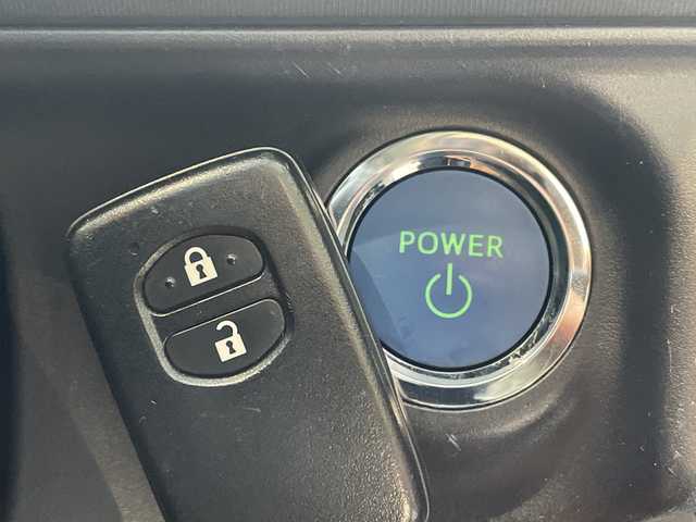 トヨタ アクア X－URBAN 愛知県 2014(平26)年 3万km クールソーダメタリック 純正9型ナビ/フルセグ/Bluetooth/バックカメラ/ステアリングスイッチ/ドアバイザー/スマートキー/プッシュスタート/電動格納ミラー