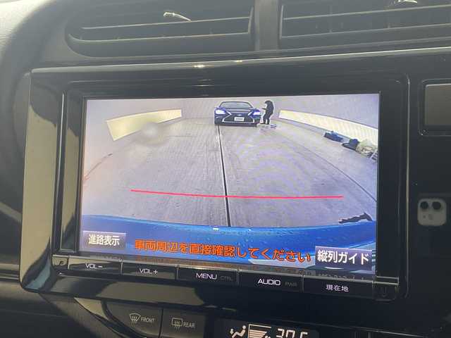 トヨタ アクア X－URBAN 愛知県 2014(平26)年 3万km クールソーダメタリック 純正9型ナビ/フルセグ/Bluetooth/バックカメラ/ステアリングスイッチ/ドアバイザー/スマートキー/プッシュスタート/電動格納ミラー