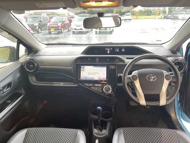 トヨタ アクア X－URBAN 愛知県 2014(平26)年 3万km クールソーダメタリック 純正9型ナビ/フルセグ/Bluetooth/バックカメラ/ステアリングスイッチ/ドアバイザー/スマートキー/プッシュスタート/電動格納ミラー