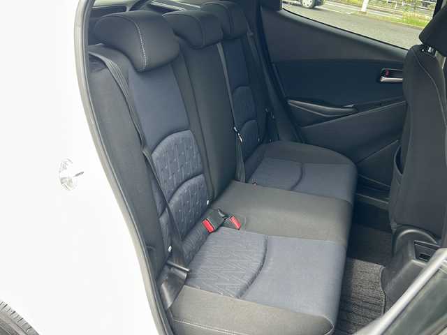 マツダ デミオ 13S 千葉県 2014(平26)年 2.1万km スノーフレイクホワイトパールマイカ 純正ナビ/CD/DVD/Bluetooth/バックカメラ/衝突軽減ブレーキ/ドライブレコーダー/ETC/ステアリングスイッチ/ドアバイザー/アイドリングストップ/プッシュスタート/スペアキー/取扱説明書/保証書