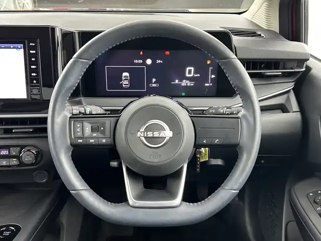 日産 ノート オーテック クロスオーバーFOUR 愛知県 2023(令5)年 1.9万km ガーネットレッド 禁煙車/純正9インチナビ/（AM/FM/Bluetooth/フルセグTV/SD)/全方位カメラ/衝突軽減ブレーキ/レーンキープアシスト/オートマチックハイビーム/コーナーセンサー/ブラインドスポットモニター/ETC/ドライブレコーダー/インテリジェントルームミラー/シートヒーター/ステアリングヒーター/純正16インチアルミホイール/LEDヘッドライト/フロントフォグランプ/スマートキー/プッシュスタート/純正フロアマット/横滑り防止装置
