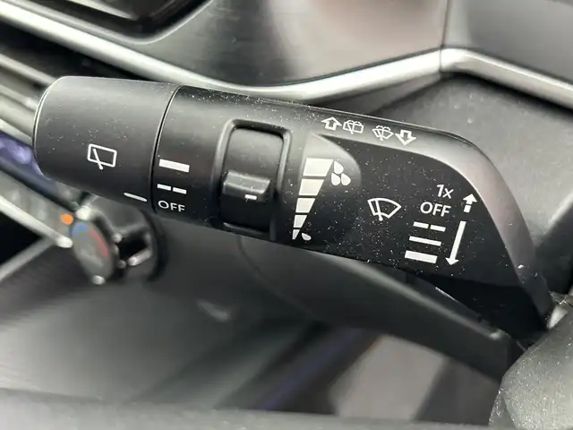 日産 ノート オーテック クロスオーバーFOUR 愛知県 2023(令5)年 1.9万km ガーネットレッド 禁煙車/純正9インチナビ/（AM/FM/Bluetooth/フルセグTV/SD)/全方位カメラ/衝突軽減ブレーキ/レーンキープアシスト/オートマチックハイビーム/コーナーセンサー/ブラインドスポットモニター/ETC/ドライブレコーダー/インテリジェントルームミラー/シートヒーター/ステアリングヒーター/純正16インチアルミホイール/LEDヘッドライト/フロントフォグランプ/スマートキー/プッシュスタート/純正フロアマット/横滑り防止装置