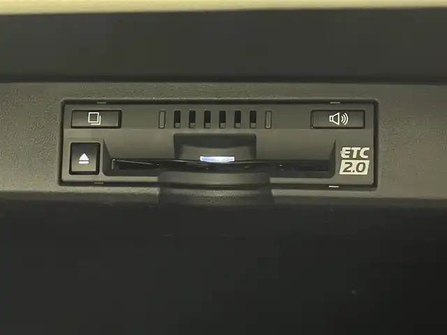 レクサス ＮＸ 300 Iパッケージ 埼玉県 2018(平30)年 6万km グラファイトブラックガラスフレーク サンルーフ　三眼　純正ナビ　Ｂｌｕｅｔｏｏｔｈ　フルセグＴＶ　バックカメラ　サイドカメラ　レザーシート　シートヒーター　パワーシート　ブラインドスポットモニター　１００Ｖ電源　ハンドルヒーター　ＥＴＣ