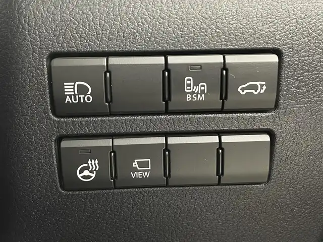 レクサス ＮＸ 300 Iパッケージ 埼玉県 2018(平30)年 6万km グラファイトブラックガラスフレーク サンルーフ　三眼　純正ナビ　Ｂｌｕｅｔｏｏｔｈ　フルセグＴＶ　バックカメラ　サイドカメラ　レザーシート　シートヒーター　パワーシート　ブラインドスポットモニター　１００Ｖ電源　ハンドルヒーター　ＥＴＣ