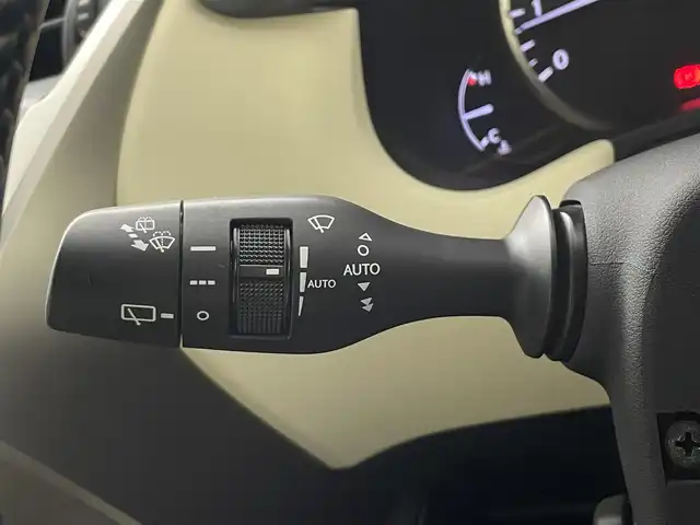 レクサス ＮＸ 300 Iパッケージ 埼玉県 2018(平30)年 6万km グラファイトブラックガラスフレーク サンルーフ　三眼　純正ナビ　Ｂｌｕｅｔｏｏｔｈ　フルセグＴＶ　バックカメラ　サイドカメラ　レザーシート　シートヒーター　パワーシート　ブラインドスポットモニター　１００Ｖ電源　ハンドルヒーター　ＥＴＣ
