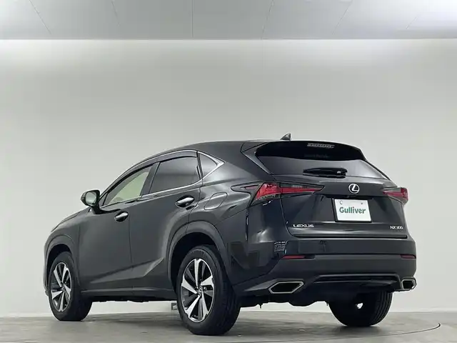 レクサス ＮＸ 300 Iパッケージ 埼玉県 2018(平30)年 6万km グラファイトブラックガラスフレーク サンルーフ　三眼　純正ナビ　Ｂｌｕｅｔｏｏｔｈ　フルセグＴＶ　バックカメラ　サイドカメラ　レザーシート　シートヒーター　パワーシート　ブラインドスポットモニター　１００Ｖ電源　ハンドルヒーター　ＥＴＣ