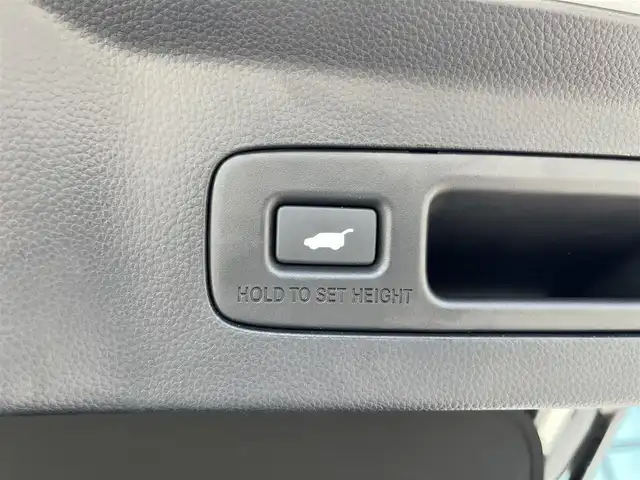 ホンダ ヴェゼル ハイブリッド e:HEV Z 香川県 2022(令4)年 2.1万km プラチナホワイトパール Honda SENSING/純正9インチワイドディスプレイナビ/　AM FM Bluetooth AppleCarPlay AndroidAuto/フルセグTV/ビルトインETC2.0/レーダークルーズコントロール/全方位カメラ/ドライブレコーダー/置くだけ充電/BSM/LEDオートヘッドライト/シーケンシャルターンランプ/デジタルインナーミラー/ハーフレザーシート/シートヒーター(前席)/パワーバックドア/純正18インチアルミホイール/スマートキー2本/ワンオーナー