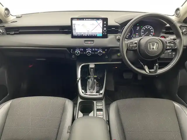 ホンダ ヴェゼル ハイブリッド e:HEV Z 愛知県 2022(令4)年 2.1万km プラチナホワイトパール Honda SENSING/純正9インチワイドディスプレイナビ/　AM FM Bluetooth AppleCarPlay AndroidAuto/フルセグTV/ビルトインETC2.0/レーダークルーズコントロール/全方位カメラ/ドライブレコーダー/置くだけ充電/BSM/LEDオートヘッドライト/シーケンシャルターンランプ/デジタルインナーミラー/ハーフレザーシート/シートヒーター(前席)/パワーバックドア/純正18インチアルミホイール/スマートキー2本/ワンオーナー