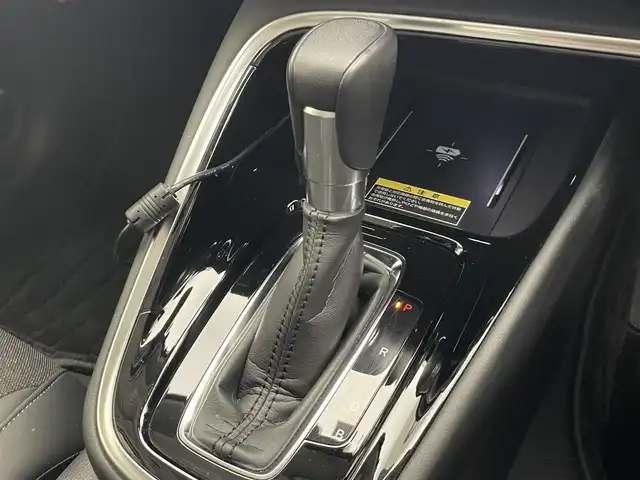 ホンダ ヴェゼル ハイブリッド e:HEV Z 愛知県 2022(令4)年 2.1万km プラチナホワイトパール Honda SENSING/純正9インチワイドディスプレイナビ/　AM FM Bluetooth AppleCarPlay AndroidAuto/フルセグTV/ビルトインETC2.0/レーダークルーズコントロール/全方位カメラ/ドライブレコーダー/置くだけ充電/BSM/LEDオートヘッドライト/シーケンシャルターンランプ/デジタルインナーミラー/ハーフレザーシート/シートヒーター(前席)/パワーバックドア/純正18インチアルミホイール/スマートキー2本/ワンオーナー