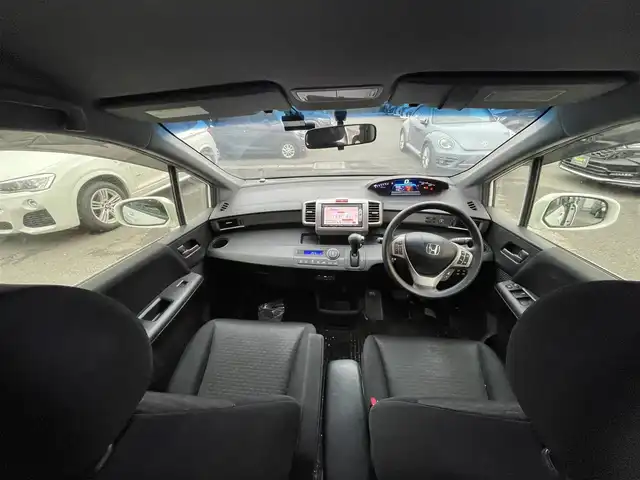 ホンダ フリード スパイク ハイブリット ジャストセレクション 千葉県 2015(平27)年 17.2万km ホワイトオーキッドパール 純正7インチナビ/CD/DVD/ipod/AUX/ETC/純正フロアマット/ステアリングスイッチ