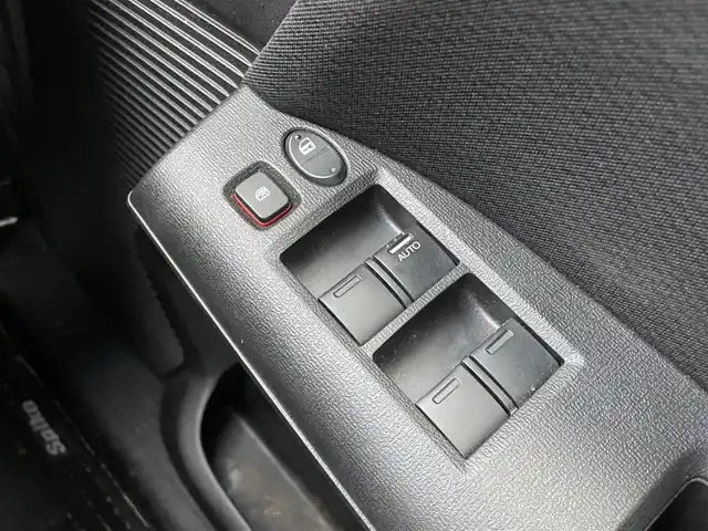 ホンダ フリード スパイク ハイブリット ジャストセレクション 千葉県 2015(平27)年 17.2万km ホワイトオーキッドパール 純正7インチナビ/CD/DVD/ipod/AUX/ETC/純正フロアマット/ステアリングスイッチ