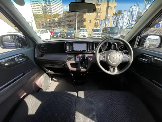 ホンダ Ｎ ＯＮＥ プレミアム ツアラー 兵庫県 2013(平25)年 6.9万km プレミアムブルームーンパール (株)IDOMが運営する【じしゃロン神戸名谷店】の自社ローン対象車両になります。こちらは現金ご利用時の価格です。/自社ローンご希望の方は別途その旨お申付け下さい。/社外SDナビ/CD/DVD/BT/フルセグTV/バックカメラ/ステアリングスイッチ/LEDヘッドライト/オートライト/ウィンカーミラー/純正14インチAW/ETC