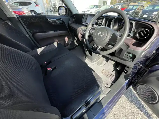 ホンダ Ｎ ＯＮＥ プレミアム ツアラー 兵庫県 2013(平25)年 6.9万km プレミアムブルームーンパール (株)IDOMが運営する【じしゃロン神戸名谷店】の自社ローン対象車両になります。こちらは現金ご利用時の価格です。/自社ローンご希望の方は別途その旨お申付け下さい。/社外SDナビ/CD/DVD/BT/フルセグTV/バックカメラ/ステアリングスイッチ/LEDヘッドライト/オートライト/ウィンカーミラー/純正14インチAW/ETC