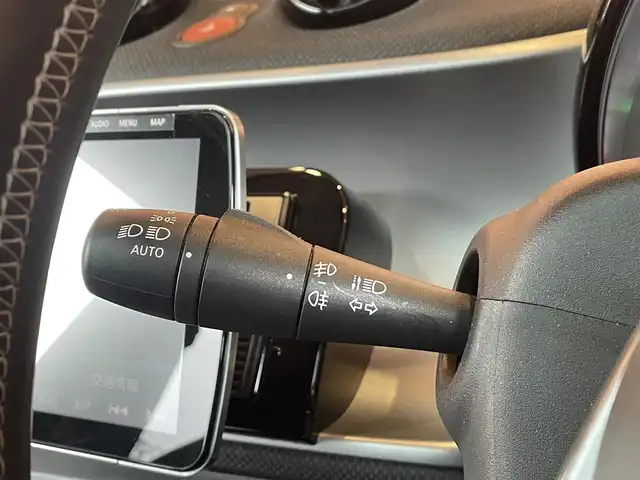 スマート ＭＣＣ スマート フォーフォー BRABUSスポーツ 愛知県 2018(平30)年 3万km 青／白 ９インチナビ　/ＴＶ　/バックカメラ　/Ｂｌｕｅｔｏｏｔｈ　/ブルーレイ再生　/黒革シート　/シートヒーター　/クルコン　/ＬＫＡ　/衝突被害軽減ブレーキ　/パドルシフト　/ＬＥＤヘッドライト　/ガラスルーフ　/ＥＴＣ