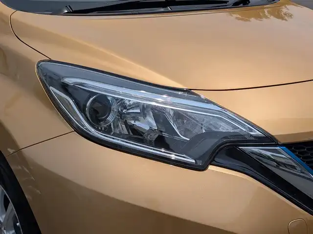 日産 ノート e－パワー X Vセレクション 埼玉県 2020(令2)年 3.5万km ギャラクシーゴールド ワンオーナー/メモリナビ(カロッツェリア AVIC-CW910)/フルセグテレビ/Bluetoothオーディオ/アラウンドビューモニター/バックカメラ/前後ドライブレコーダー(COMTEC ZDR026)/ウィンカーミラー/プッシュスタート/ETC/LEDヘッドライト/スマートキー×2/整備記録簿(R7、R6、R5、R4、R3)/車両取扱説明書/ナビ取扱説明書/夏タイヤあり（純正アルミホイール15インチ)