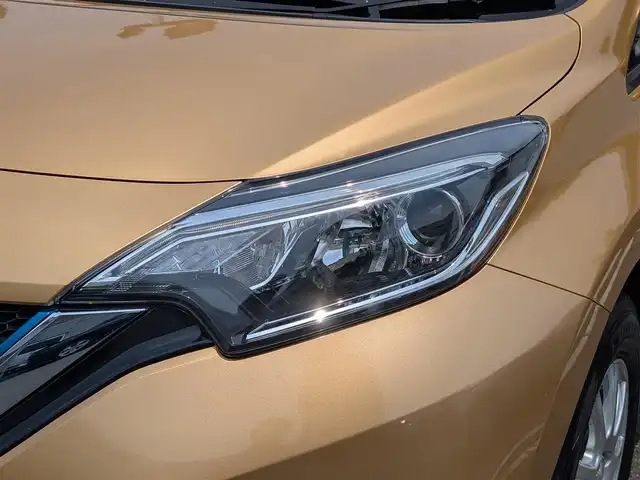 日産 ノート e－パワー X Vセレクション 埼玉県 2020(令2)年 3.5万km ギャラクシーゴールド ワンオーナー/メモリナビ(カロッツェリア AVIC-CW910)/フルセグテレビ/Bluetoothオーディオ/アラウンドビューモニター/バックカメラ/前後ドライブレコーダー(COMTEC ZDR026)/ウィンカーミラー/プッシュスタート/ETC/LEDヘッドライト/スマートキー×2/整備記録簿(R7、R6、R5、R4、R3)/車両取扱説明書/ナビ取扱説明書/夏タイヤあり（純正アルミホイール15インチ)