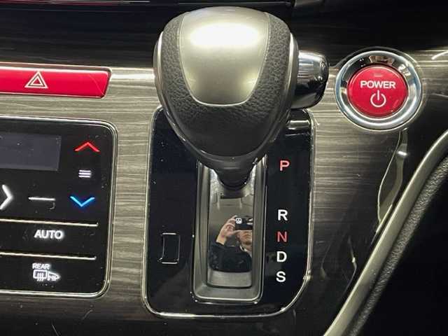 ホンダ オデッセイ ハイブリッド アブソルートセンシングEXパック 茨城県 2016(平28)年 8.8万km クリスタルブラックパール 純正ナビ　/-BT/フルセグ/AM/FM/両側パワースライドドア　/全方位カメラ　/ＥＴＣ　/HONDA SENSING/・アダプティブクルーズコントロール/・衝突軽減ブレーキ/・車線維持支援システム/・誤発進抑制機能/・先行車発進お知らせ機能/・オートハイビーム/・標識認識機能/ブラインドスポットモニター　/パーキングアシスト　/プッシュスタート　/ＬＥＤライト　/オートライト/スマートキー×2