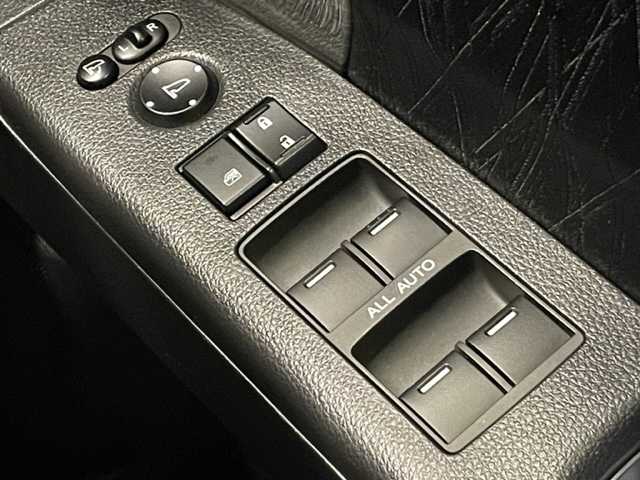 ホンダ オデッセイ ハイブリッド アブソルートセンシングEXパック 茨城県 2016(平28)年 8.8万km クリスタルブラックパール 純正ナビ　/-BT/フルセグ/AM/FM/両側パワースライドドア　/全方位カメラ　/ＥＴＣ　/HONDA SENSING/・アダプティブクルーズコントロール/・衝突軽減ブレーキ/・車線維持支援システム/・誤発進抑制機能/・先行車発進お知らせ機能/・オートハイビーム/・標識認識機能/ブラインドスポットモニター　/パーキングアシスト　/プッシュスタート　/ＬＥＤライト　/オートライト/スマートキー×2