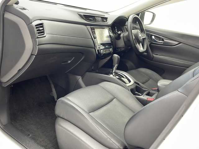 日産 エクストレイル 20X 沖縄県 2019(平31)年 7.2万km ブリリアントホワイトパール 純正9インチナビ（MM518D-L）/　CD/DVD/BD/SD/BT/フルセグTV/アラウンドビューモニター/ETC/ナビ連動ドライブレコーダー（DJ4-D）/デジタルインナーミラー/エマージェンシーブレーキ/コーナーセンサー/アイドリングストップ/パワーバックドア/合皮シート/LEDヘッドライト/オートライト/純正18インチAW/純正フロアマット/プッシュスタート/スマートキ―