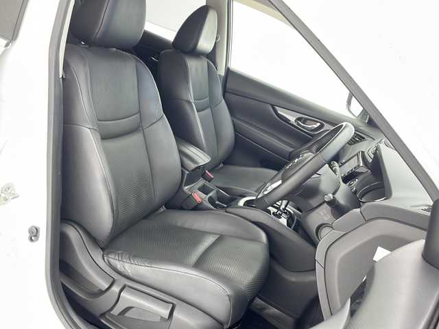 日産 エクストレイル 20X 沖縄県 2019(平31)年 7.2万km ブリリアントホワイトパール 純正9インチナビ（MM518D-L）/　CD/DVD/BD/SD/BT/フルセグTV/アラウンドビューモニター/ETC/ナビ連動ドライブレコーダー（DJ4-D）/デジタルインナーミラー/エマージェンシーブレーキ/コーナーセンサー/アイドリングストップ/パワーバックドア/合皮シート/LEDヘッドライト/オートライト/純正18インチAW/純正フロアマット/プッシュスタート/スマートキ―