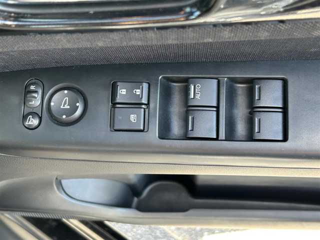 ホンダ Ｎ ＢＯＸ カスタム SSブラックSパッケージ 栃木県 2016(平28)年 5.1万km クリスタルブラックパール ディスプレイオーディオ/DVD/Bluetooth/USB/バックカメラ/ETC/前席シートヒーター/片側パワースライドドア/プッシュスタート/ステアリングリモコン/HIDオートライト/LEDフォグランプ/純正14インチAW/アイドリングストップ/横滑り防止装置/取説/ドアバイザー/電動格納ミラー/ALLER　CLEANシート