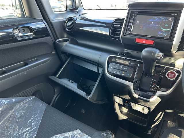 ホンダ Ｎ ＢＯＸ カスタム SSブラックSパッケージ 栃木県 2016(平28)年 5.1万km クリスタルブラックパール ディスプレイオーディオ/DVD/Bluetooth/USB/バックカメラ/ETC/前席シートヒーター/片側パワースライドドア/プッシュスタート/ステアリングリモコン/HIDオートライト/LEDフォグランプ/純正14インチAW/アイドリングストップ/横滑り防止装置/取説/ドアバイザー/電動格納ミラー/ALLER　CLEANシート