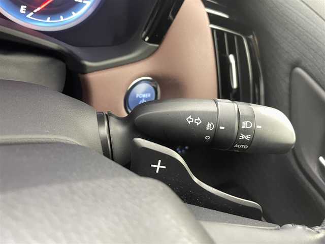 トヨタ クラウン ハイブリッド RS 熊本県 2018(平30)年 6.4万km ホワイトパールクリスタルシャイン ワンオーナー　/禁煙車　/100Vコンセント/純正ナビ（ＣＤ・ＤＶＤ・フルセグ・ＢＴ・ＳＤ・ＵＳＢ）/バックカメラ　/純正前方ドライブレコーダー　/前後クリアランスソナー　/レーダークルーズコントロール/衝突軽減ブレーキ/レーンキープアシスト/横滑り防止/前席シートヒーター/前席パワーシート/パドルシフト/パワーバックドア/純正フロアマット/純正１８インチAW/オートライト/オートマチックハイビーム/LEDヘッドライト/フォグライト/スマートキー/プッシュスタート/スペアキー1本/保証書/取扱説明書