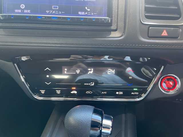 ホンダ ヴェゼル X ホンダセンシング 愛知県 2018(平30)年 2.6万km プラチナホワイトパール ワンオーナー/メモリーナビ/フルセグテレビ/ＤＶＤ再生/Bluetooth接続/バックカメラ/アイドリングストップ/クルーズコントロール（追従式）/レーンキープアシスト/標識認識/ブレーキホールド/ドアバイザー/ウィンカーミラー/ビルトインETC/ＬＥＤオートライト/スマートキー/プッシュスタート