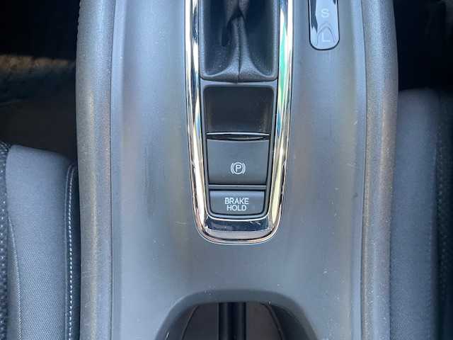 ホンダ ヴェゼル X ホンダセンシング 愛知県 2018(平30)年 2.6万km プラチナホワイトパール ワンオーナー/メモリーナビ/フルセグテレビ/ＤＶＤ再生/Bluetooth接続/バックカメラ/アイドリングストップ/クルーズコントロール（追従式）/レーンキープアシスト/標識認識/ブレーキホールド/ドアバイザー/ウィンカーミラー/ビルトインETC/ＬＥＤオートライト/スマートキー/プッシュスタート